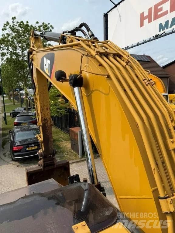CAT 320DL Raupenbagger