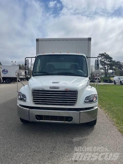 Freightliner M2106 Kastenaufbau