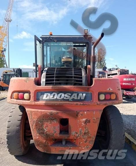 Doosan D160S-5 Diesel Stapler
