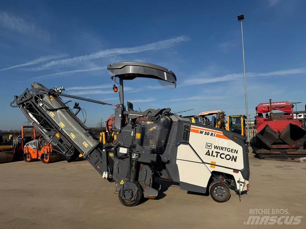 Wirtgen W 50 RI Asphaltfräsen