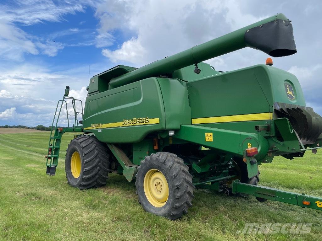 John Deere 9560 WTS Mähdrescher