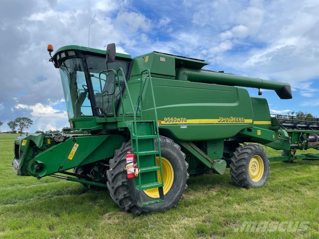 John Deere 9560 WTS Mähdrescher
