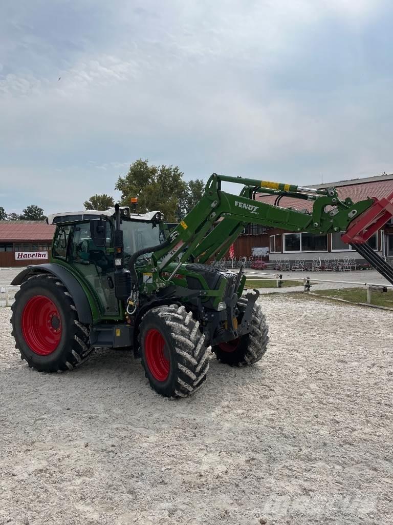 Fendt 211 Vario Traktoren