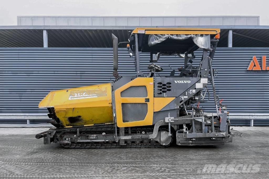 Volvo P7820C Strassenfertiger