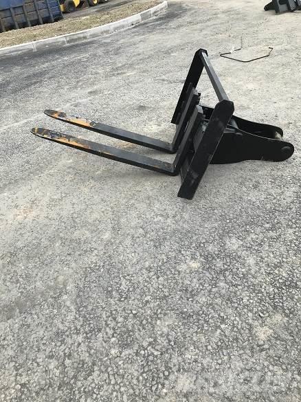  13T PALLET FORK Sonstige Baumaschinen