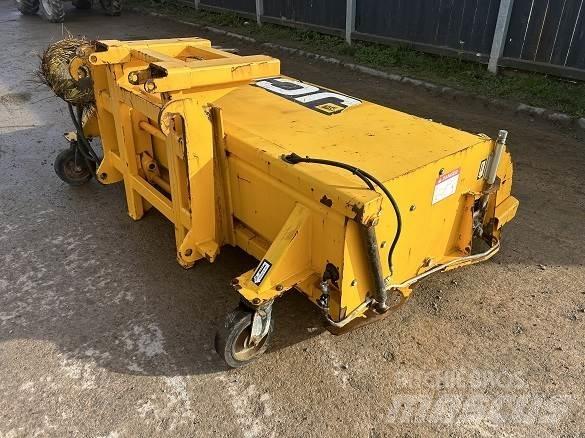 JCB SWEEPER SC240 Sonstige Baumaschinen