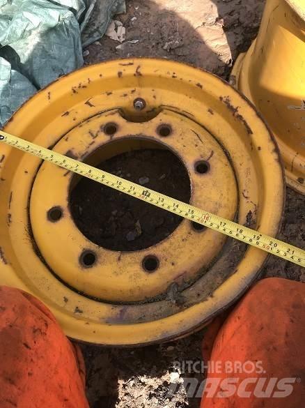  MASSEY FRONT WHEEL Reifen