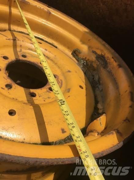  MASSEY REAR WHEEL Reifen