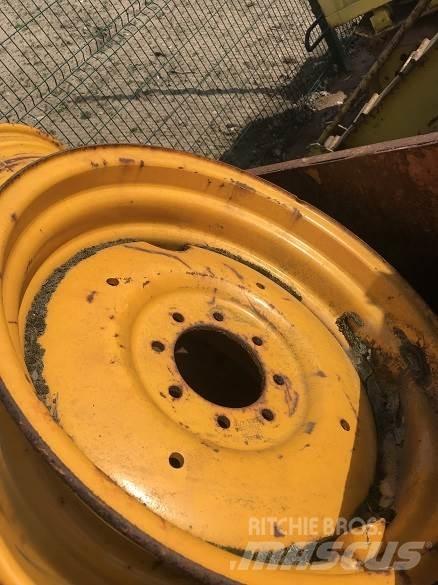  MASSEY REAR WHEEL Reifen