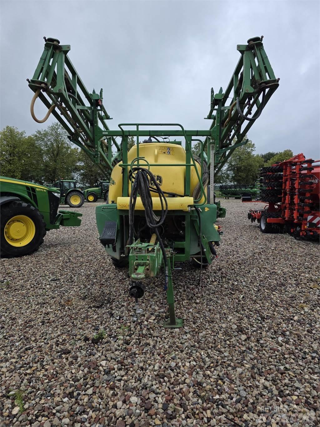 John Deere 732 Weinbauspritzen