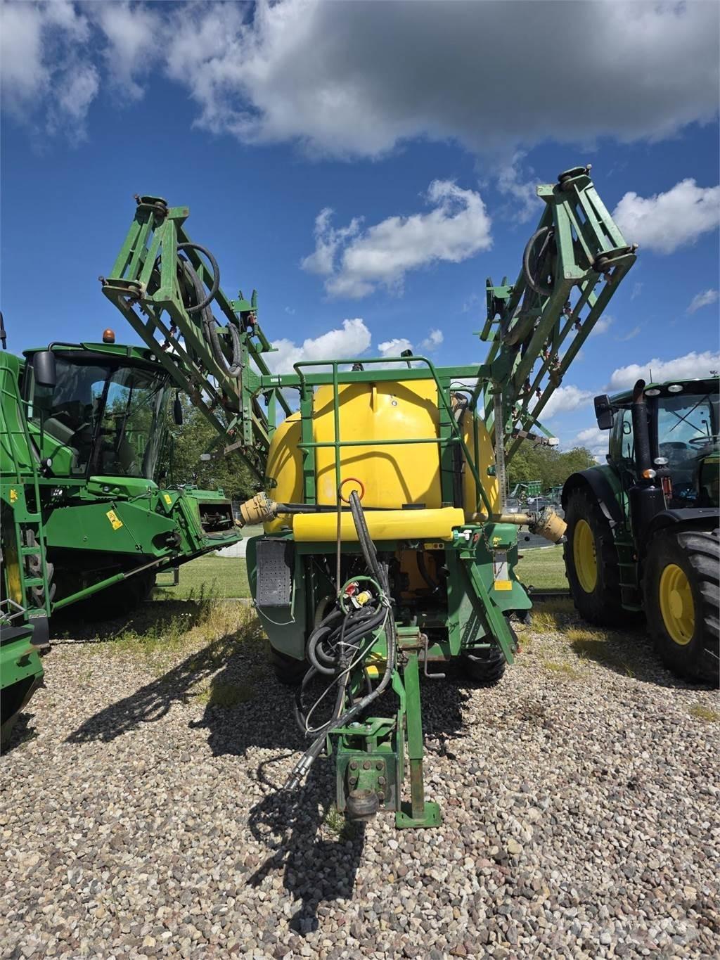 John Deere 740 Anhängespritzen