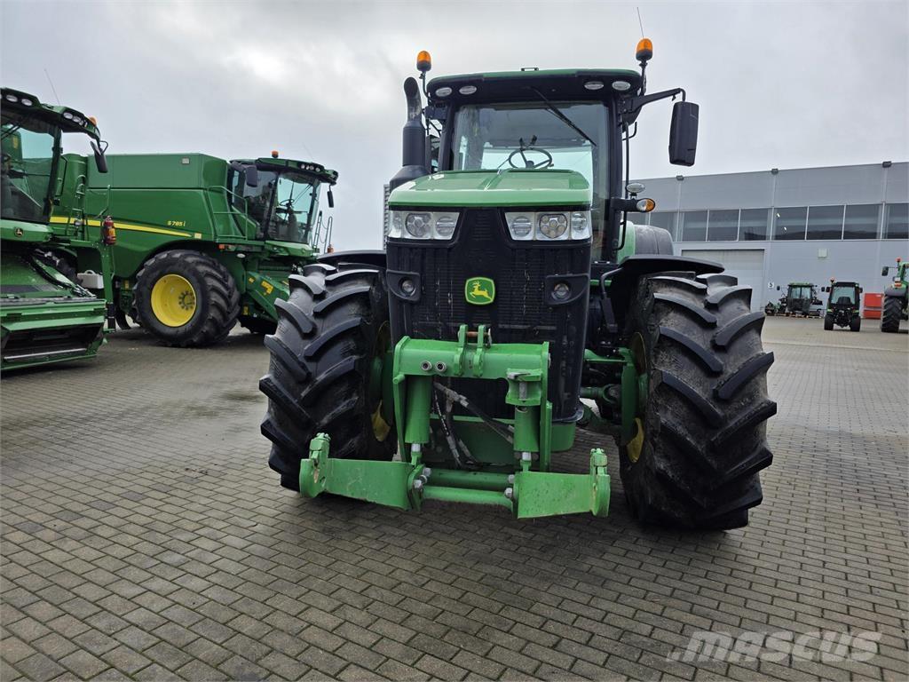 John Deere 8320R Traktoren