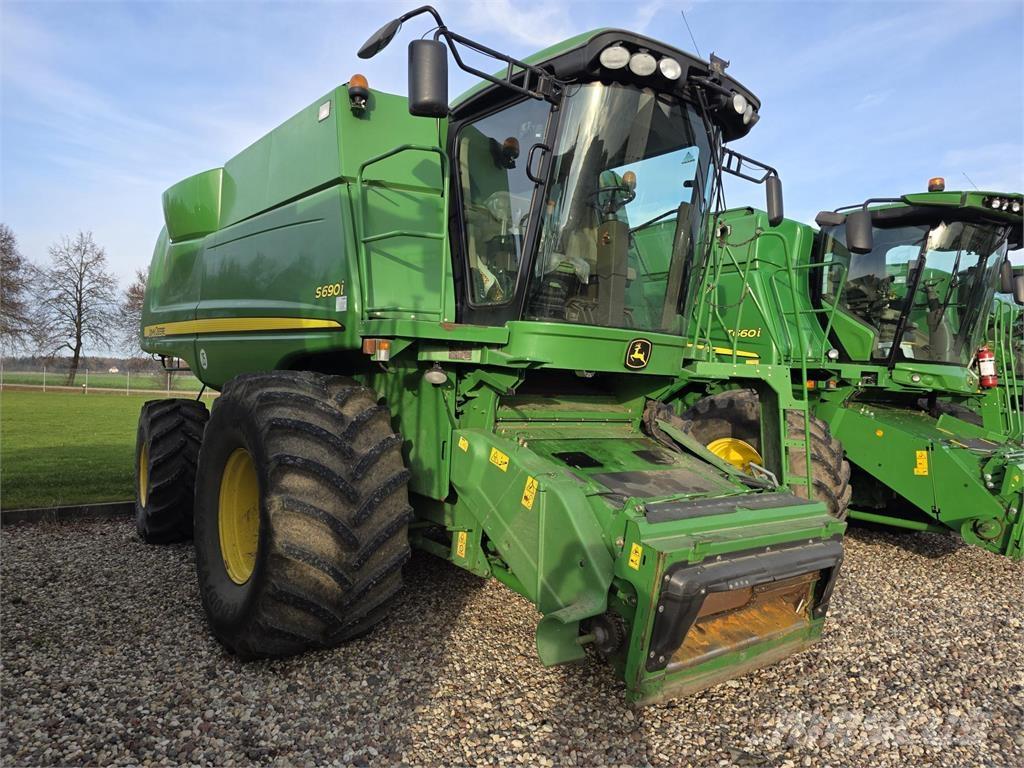 John Deere S690 Mähdrescher