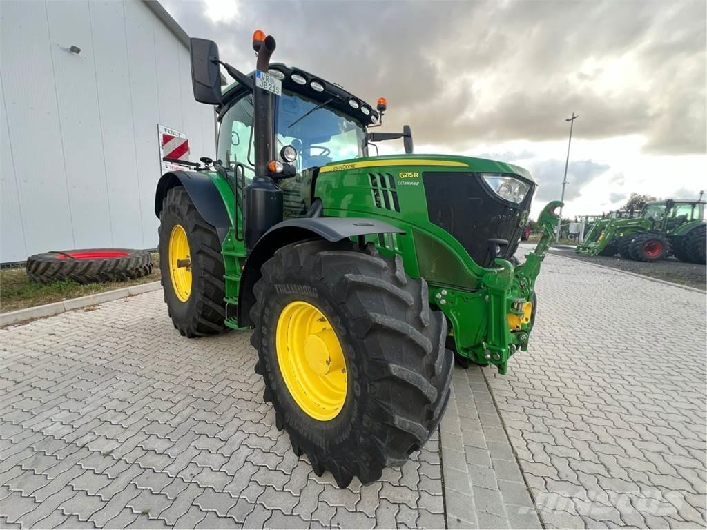 John Deere 6215 R Traktoren