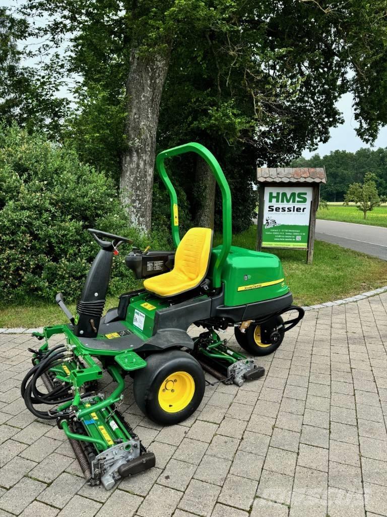 John Deere 2500 B Grünflächenmäher