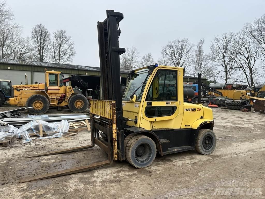 Hyster H7.0FT Gas Stapler