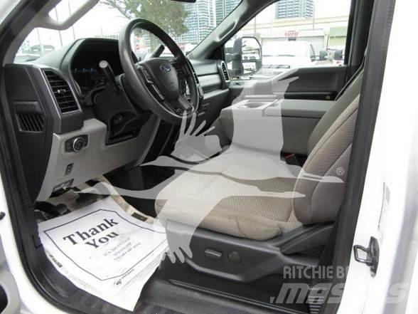 Ford F550 Pritschenwagen/Pritschenwagen mit Seitenklappe