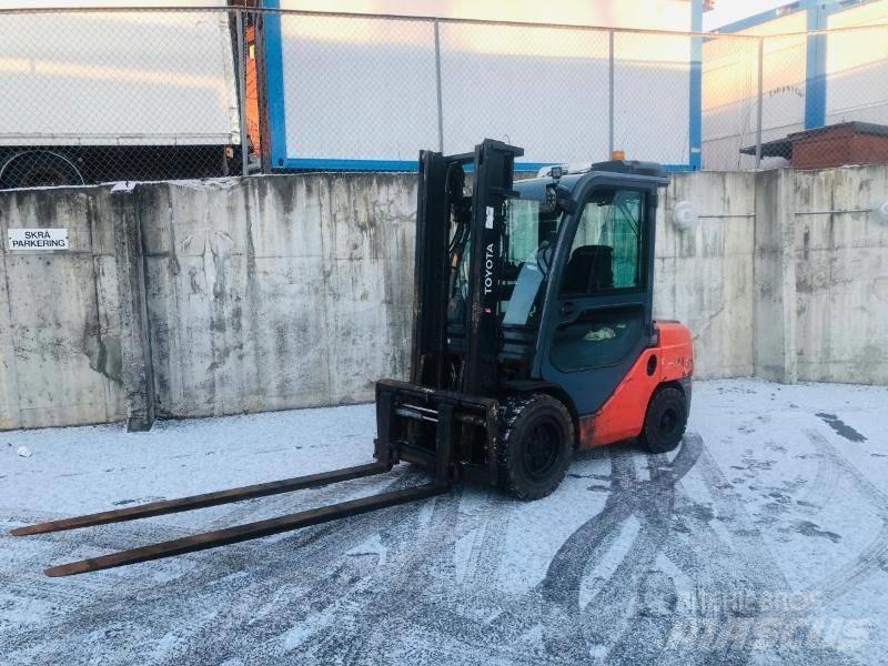 Toyota 52-8 FD JF 35 Diesel Stapler