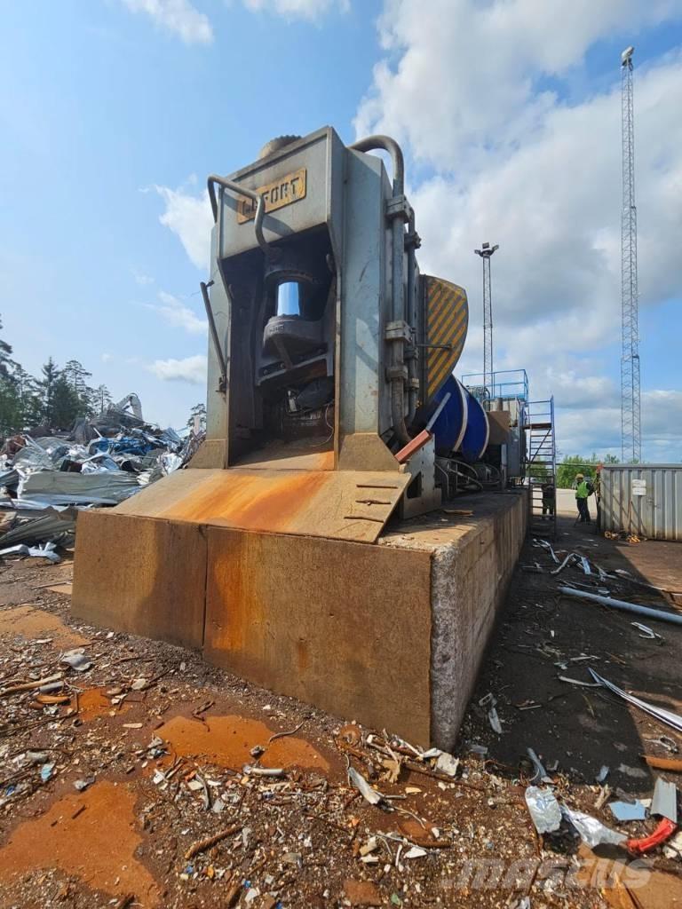 Lefort 850 Ballenpressen