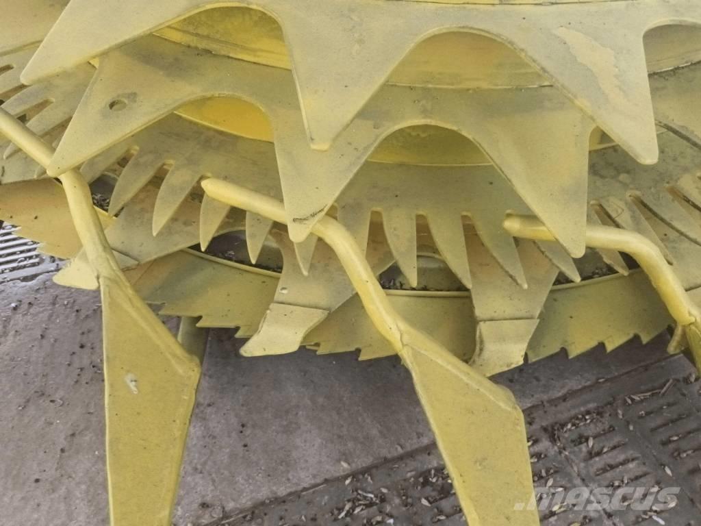 John Deere 7300 i Selbstfahrende Häcksler