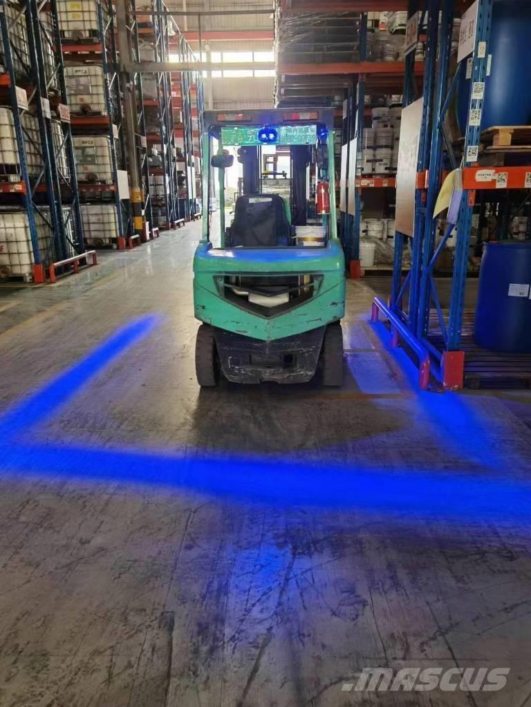 Mitsubishi FD 25 Diesel Stapler