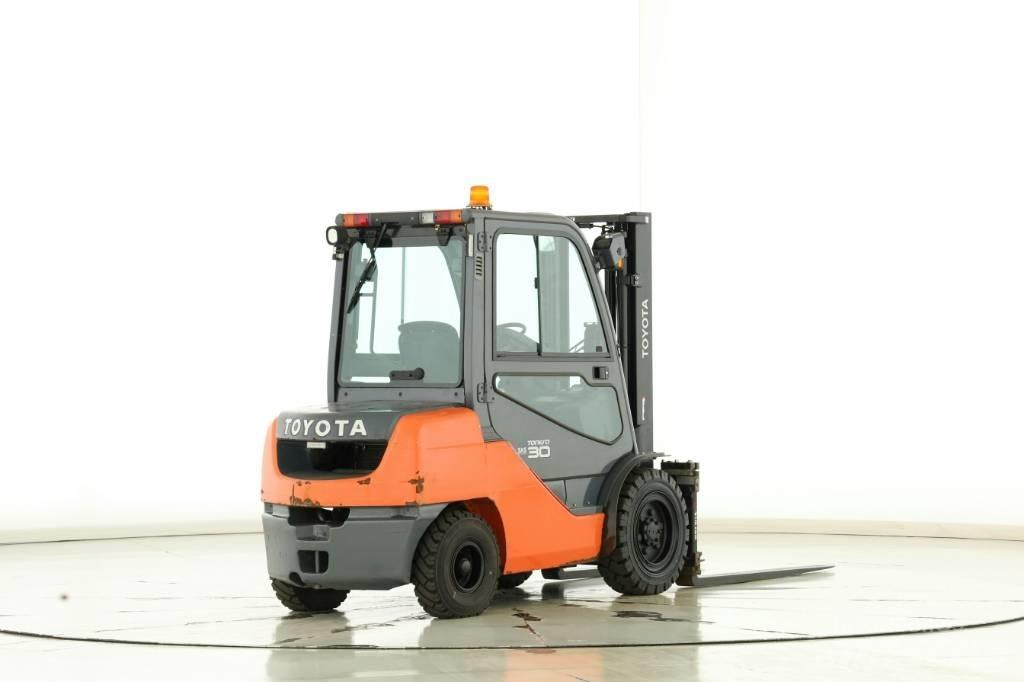 Toyota 02-8-FDF-30 Diesel Stapler