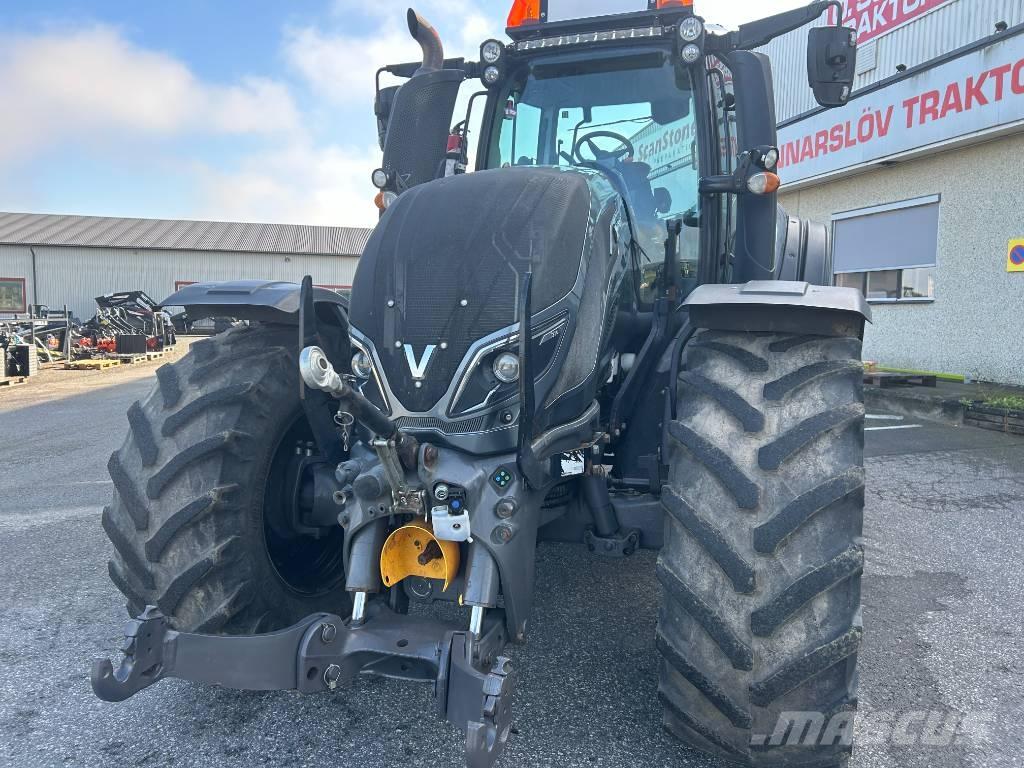 Valtra T 214 D Traktoren