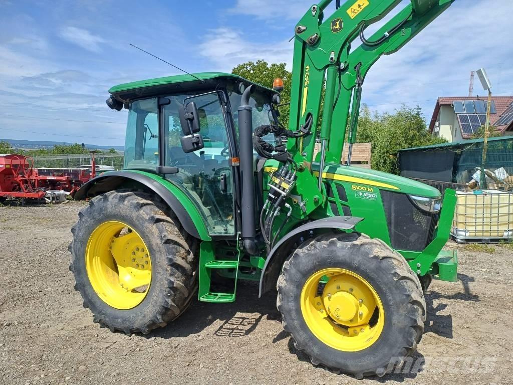 John Deere 5100 M Traktoren