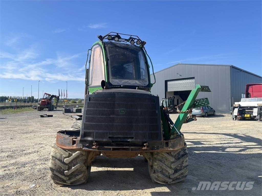 John Deere 1010E Harvester