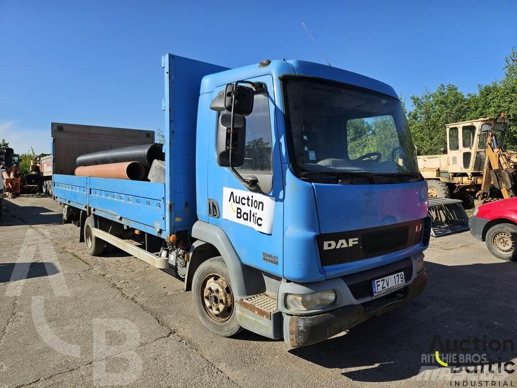 DAF FA LF 45.150 Pritschenwagen/Pritschenwagen mit Seitenklappe