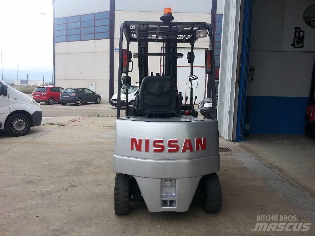 Nissan Q02L25CU Elektro Stapler