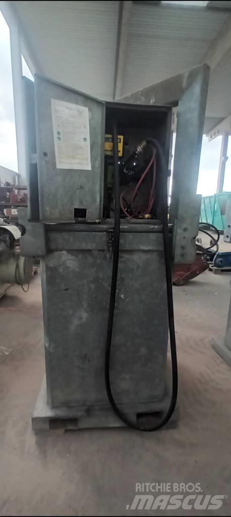 Bauer DT 1000 Kraftstoff- und Zusatzstoffbehälter