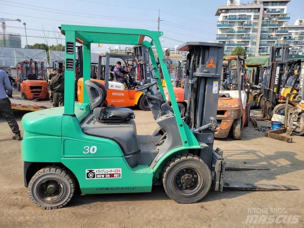 Mitsubishi FD30 Diesel Stapler