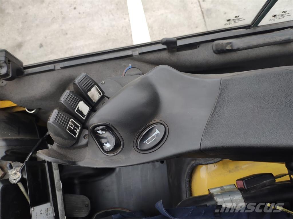 Hyster H3.5FT Gas Stapler