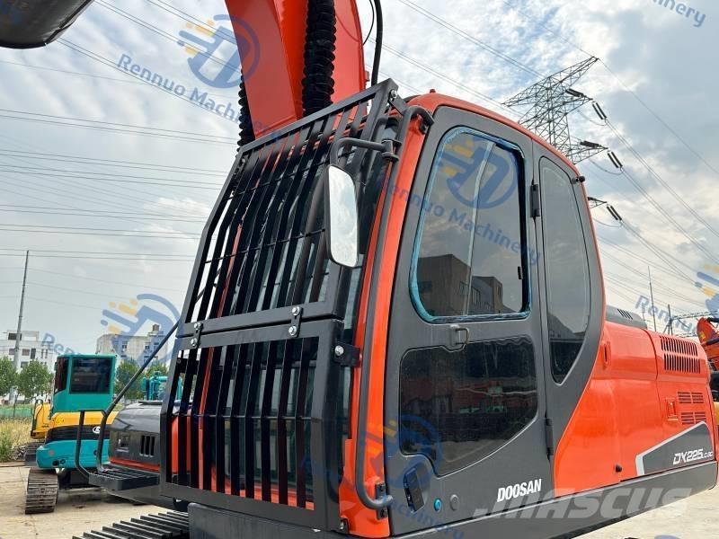 Doosan DX 225 LC-9C Raupenbagger