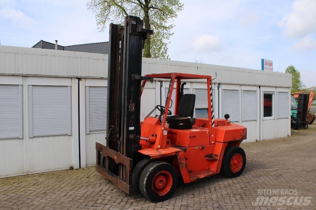 Nissan DF05A70U Diesel Stapler