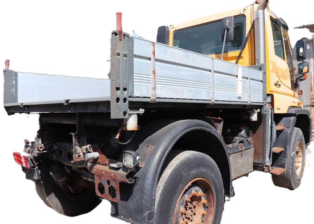 Unimog U400 Pritschenwagen/Pritschenwagen mit Seitenklappe