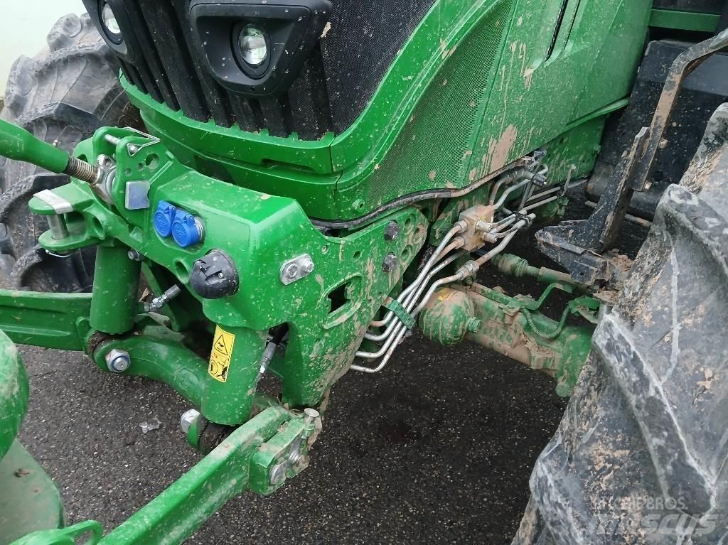 John Deere 6130M Traktoren