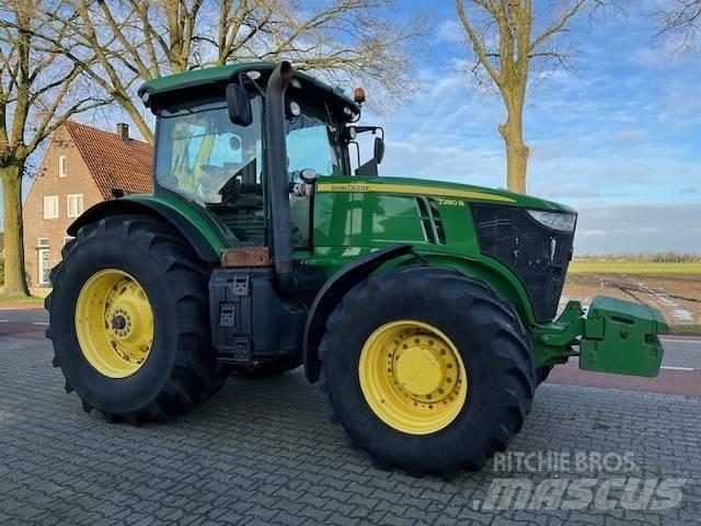 John Deere 7310 R Traktoren