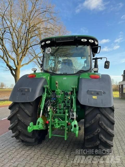 John Deere 7310 R Traktoren