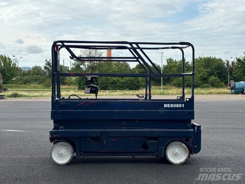 Haulotte Compact 8 Scheren-Arbeitsbühnen