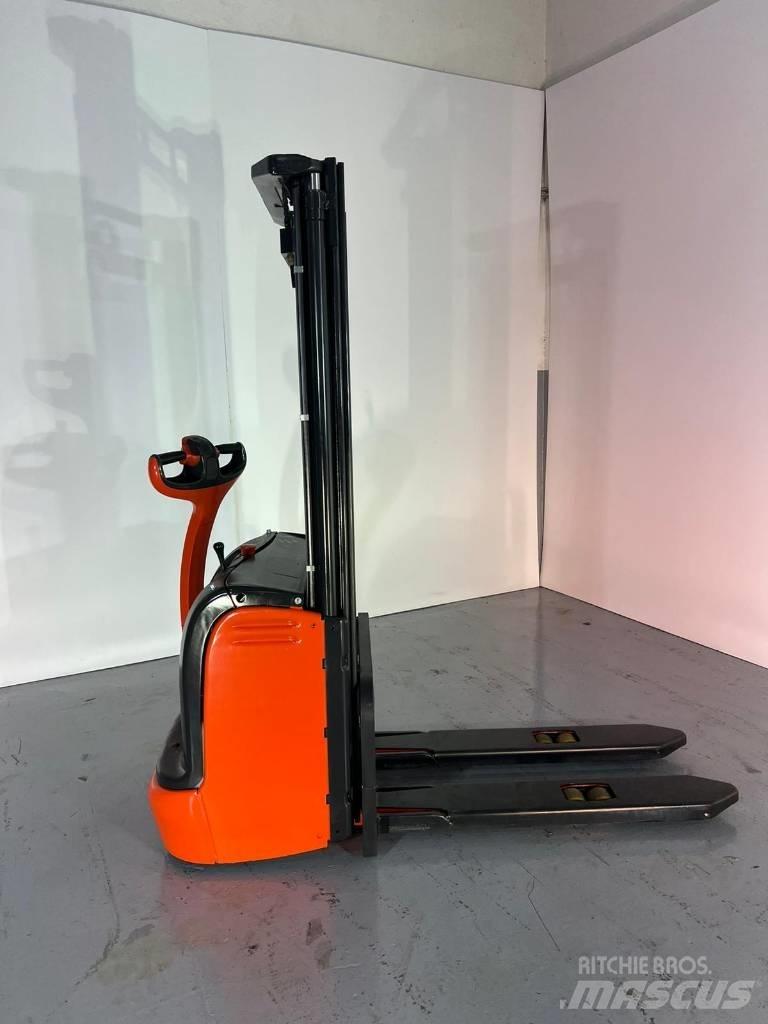 Linde L10 Deichselstapler