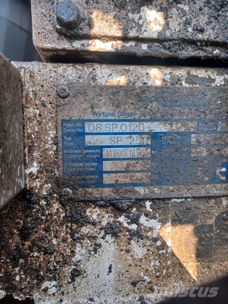 Wirtgen SP250 Schalung