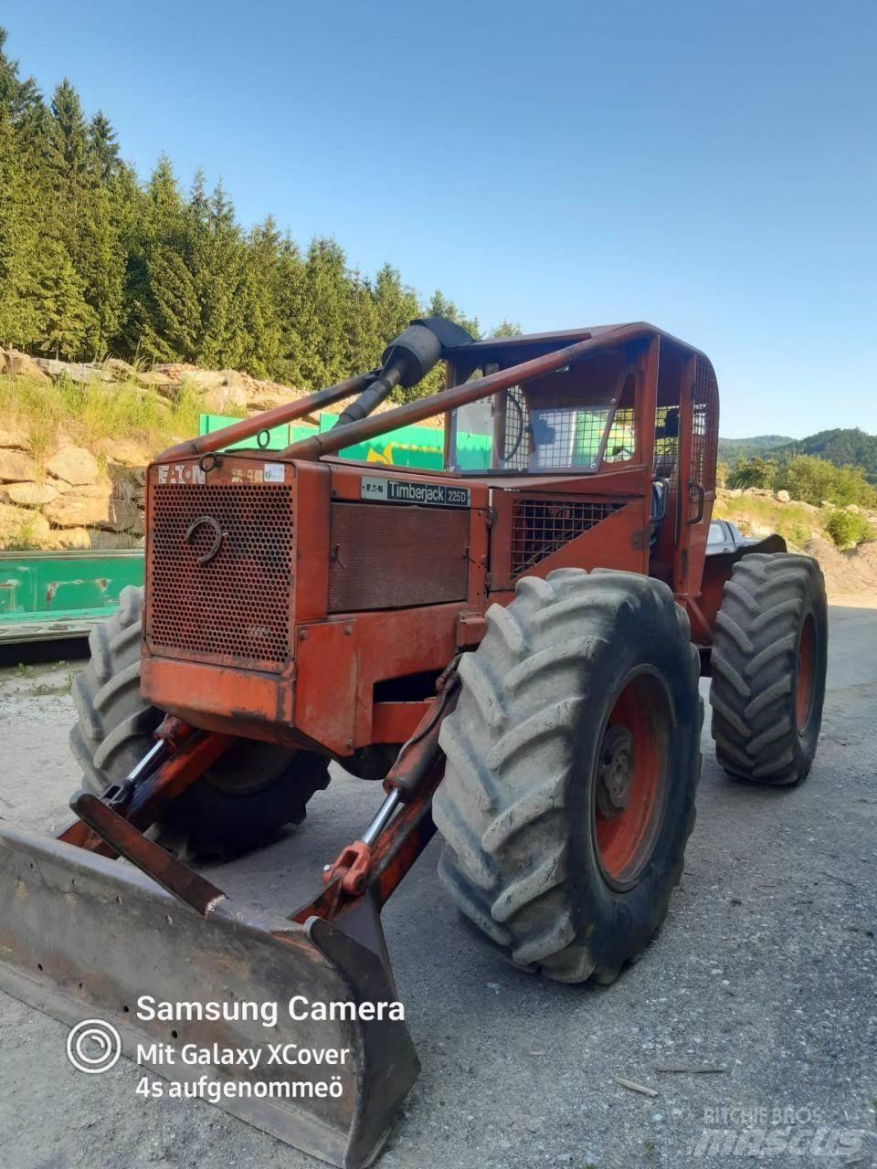 Timberjack 225 D Stammholzschlepper
