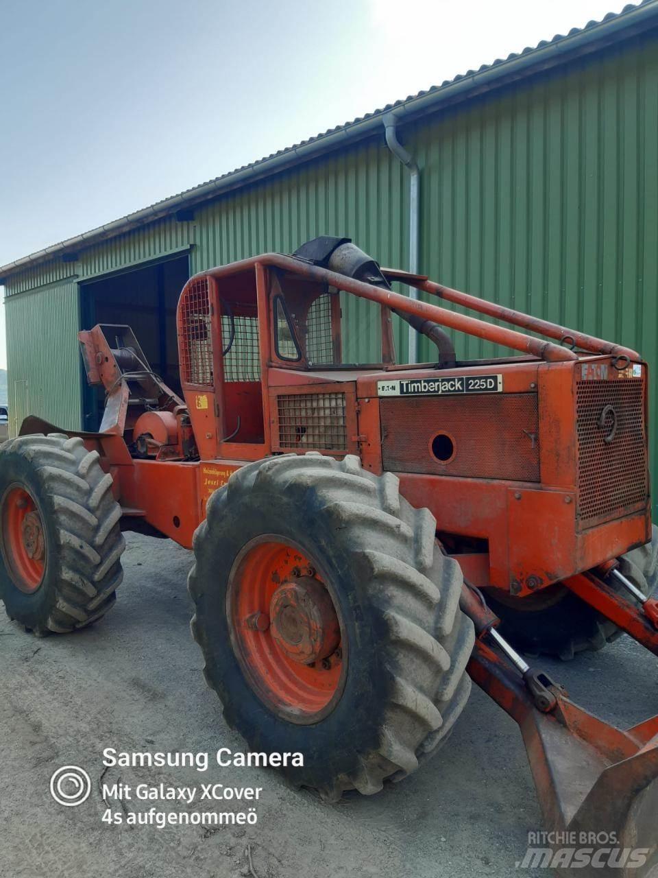 Timberjack 225 D Stammholzschlepper
