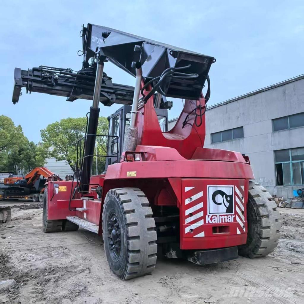 Kalmar DRT 450 Reach-Stacker