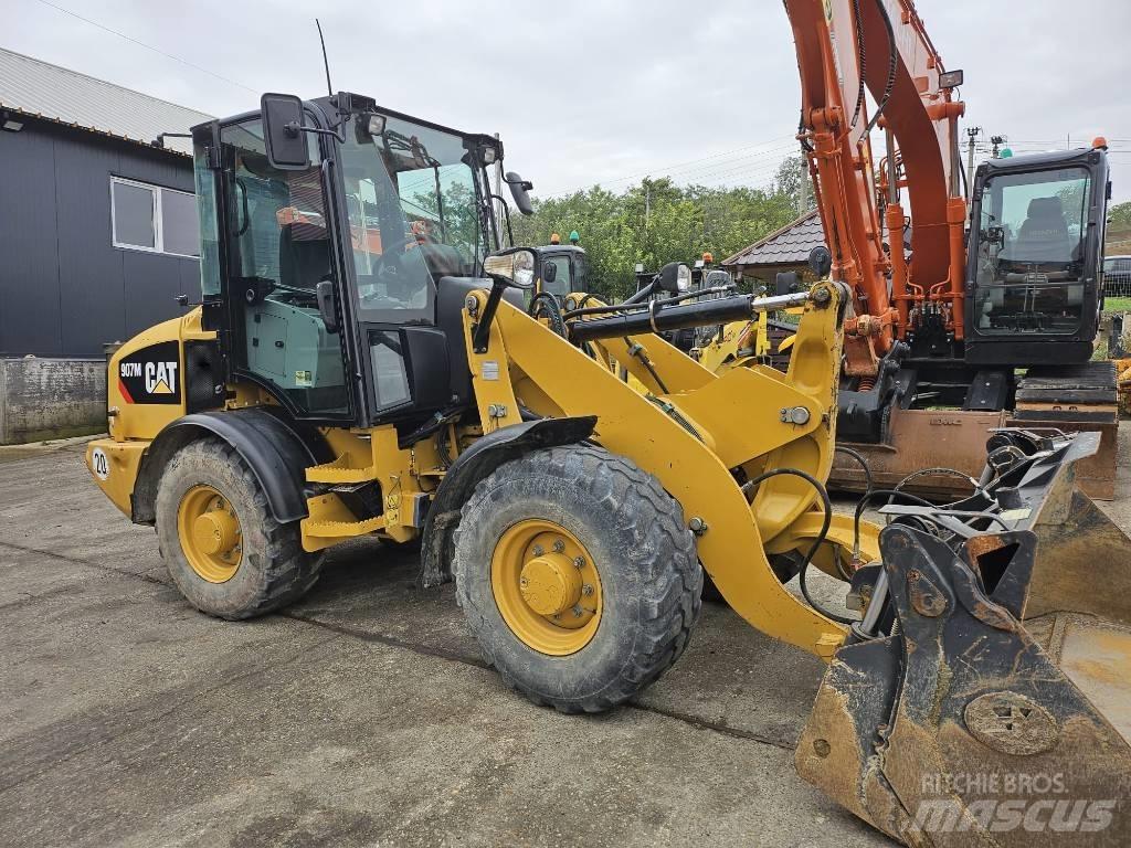 CAT 907M Radlader