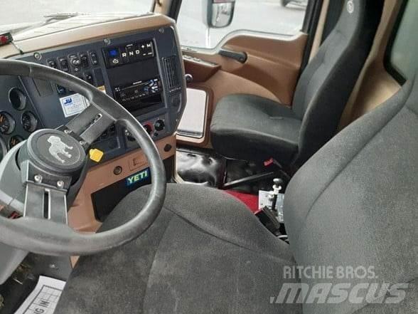 Mack GRANITE GU713 Kipper