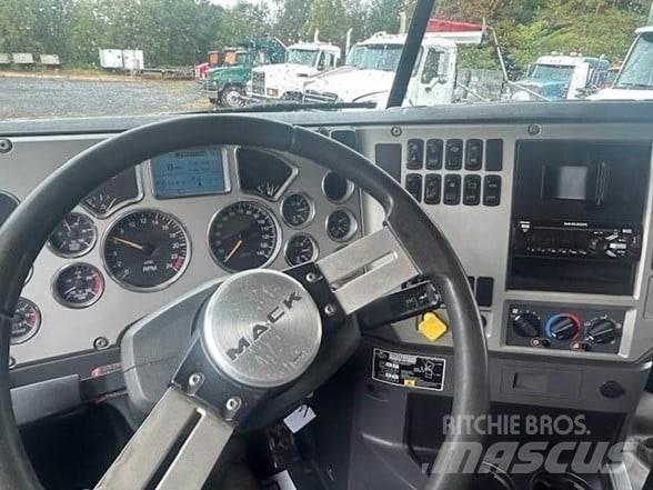 Mack GRANITE GU713 Kipper
