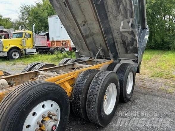 Mack GRANITE GU713 Kipper